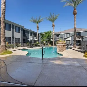 Modern 2br Oasis! Phoenix