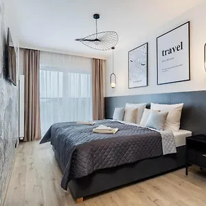 Klimatyzowany Very Berry Z Parkingiem W Poznaniu By Renters Apartament Poznań