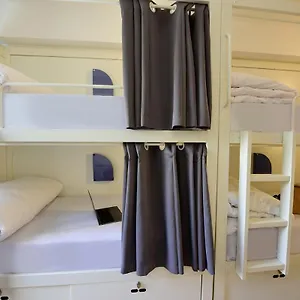 bluesock-hostels-lisboa.hotels-lisbon-portugal.com/